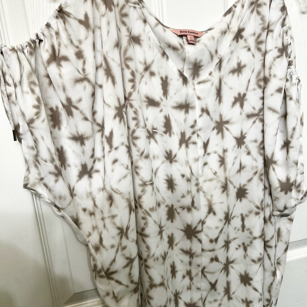 Juicy Couture Cream Sleeveless Boxy Blouse